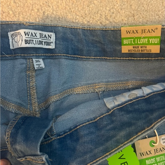 Wax jean shorts, new, never worn,3X, sustainable denim, high rise, push up jeans - Picture 7 of 7
